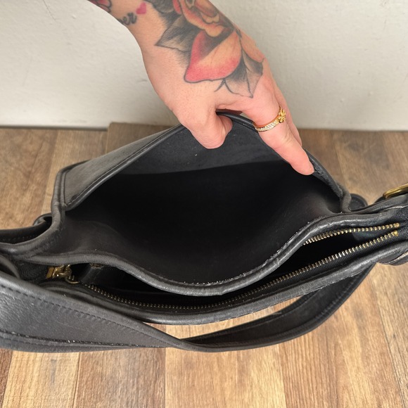 Vintage Coach Janice Legacy Crossbody Bag Black 9966 Made In USA 90s - Picture 16 of 16